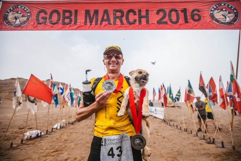 stray-dog-adoped-by-marathon-runner-1